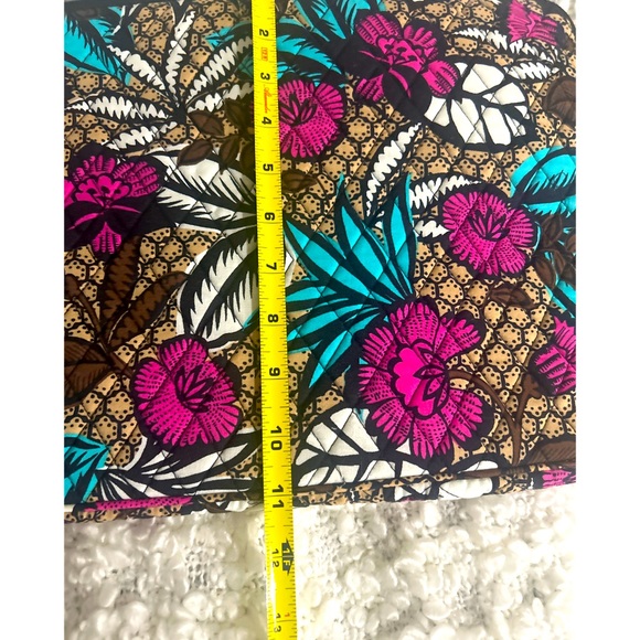 Vera Bradley- Tablet Cover - Picture 3 of 4